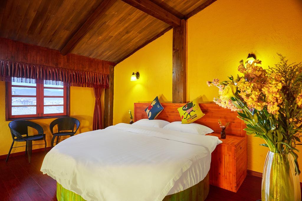 Jiumi Snow Mountain Original Art Hotel Shangri-La Exterior photo