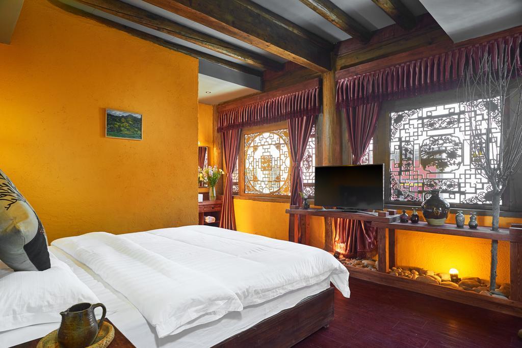 Jiumi Snow Mountain Original Art Hotel Shangri-La Exterior photo