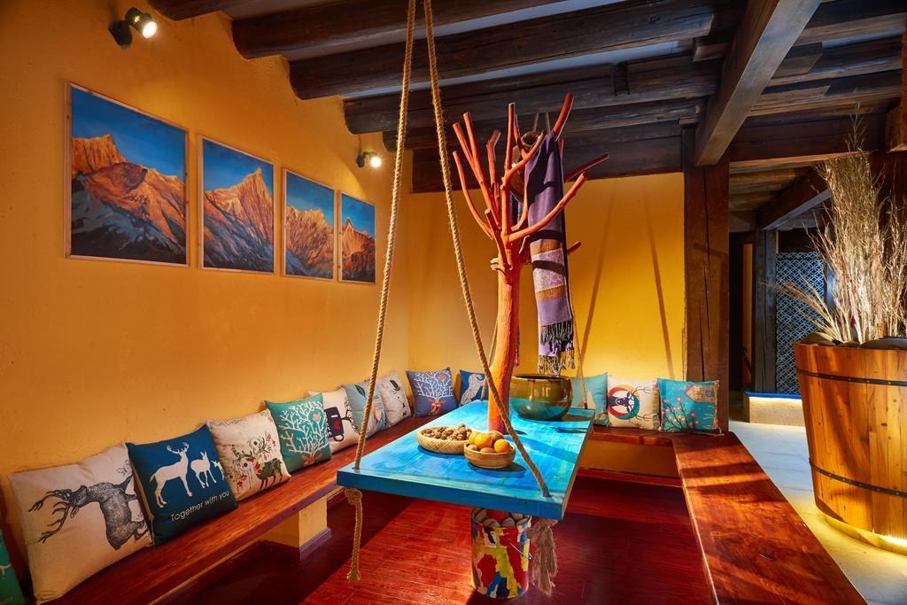 Jiumi Snow Mountain Original Art Hotel Shangri-La Exterior photo